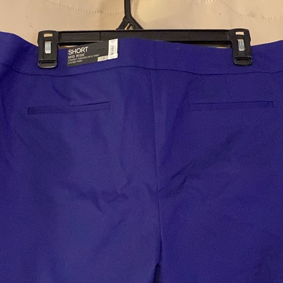 Shorts - Picture 5 of 11